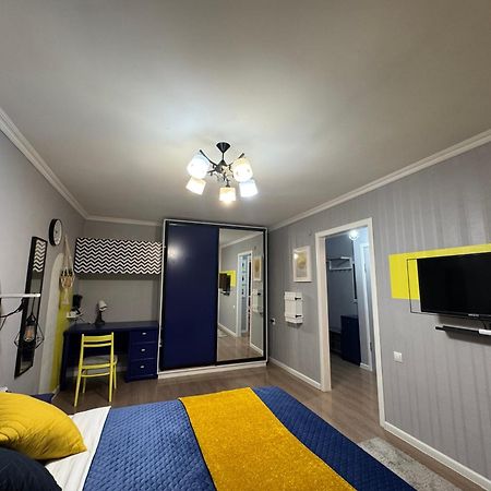 Almatyda На Басенова Apartman Szoba fotó